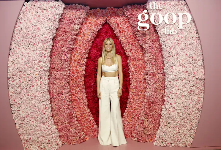 Гвинет Пэлтроу на презентации Goop lab