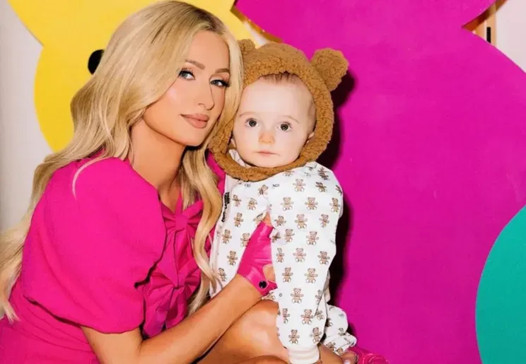 Пэрис Хилтон с сыном/Фото: parishilton/Instagram*