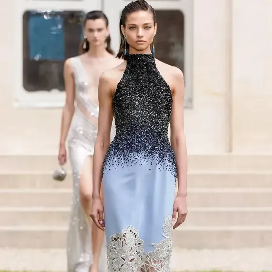 Алеся Кафельникова на показе Georges Hobeika Couture осень-зима — 2024/Фото: kafelnikova_a/Instagram*